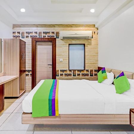 Treebo Taj Dream Hotell Agra  Exteriör bild