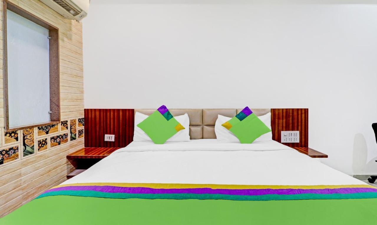 Treebo Taj Dream Hotell Agra  Exteriör bild