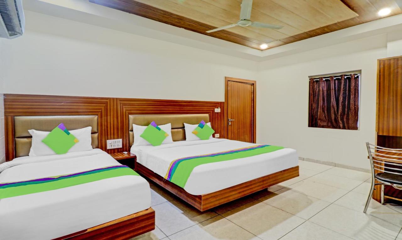 Treebo Taj Dream Hotell Agra  Exteriör bild